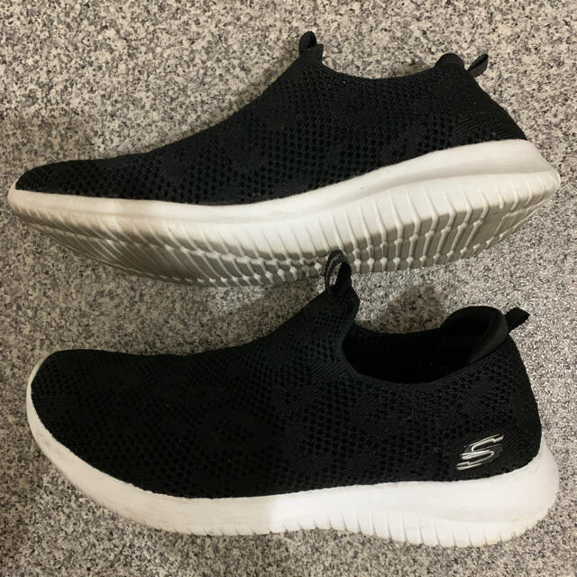 SKECHERS(スケッチャーズ)のスケッチャーズ　スリッポン　お値下げ　早い者勝ち レディースの靴/シューズ(スリッポン/モカシン)の商品写真