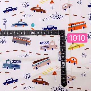 1010くるま車生地タクシーバス布生地コットン100%綿ハギレハンドメイド(生地/糸)