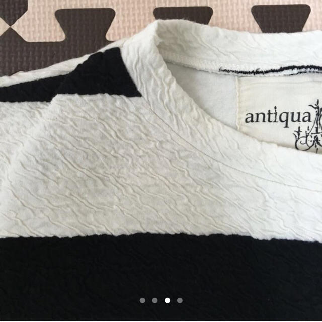 antiqua(アンティカ)のR.s.m様専用  antiqua ショートボーダートップス  フリーサイズ レディースのトップス(カットソー(長袖/七分))の商品写真