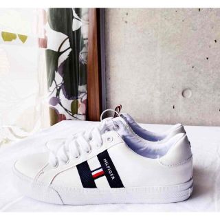 トミーヒルフィガー(TOMMY HILFIGER)のトミーヒルフィガーTOMMY HILFIGERスニーカーホワイト【23,5cm】(スニーカー)