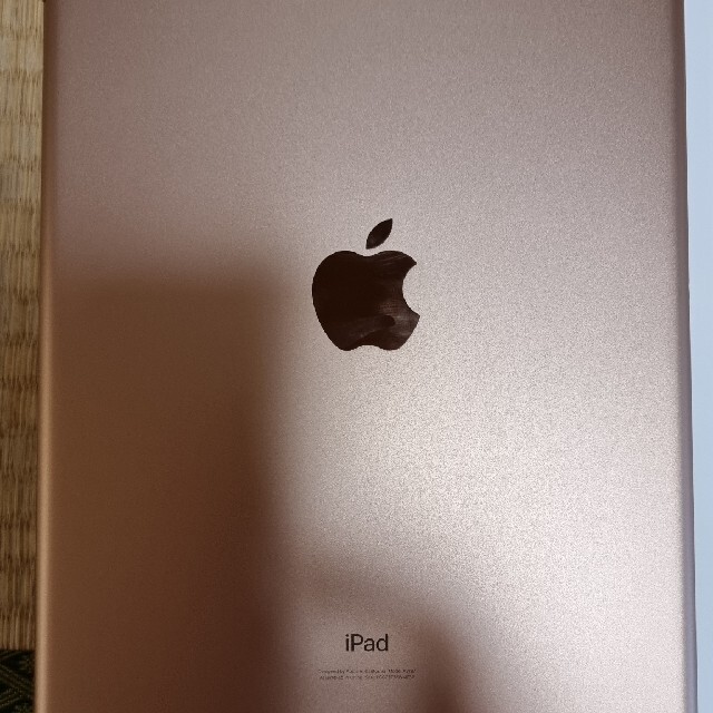 iPad(アイパッド)のipad 7世代 ゴールド 32GB WiFi スマホ/家電/カメラのPC/タブレット(タブレット)の商品写真