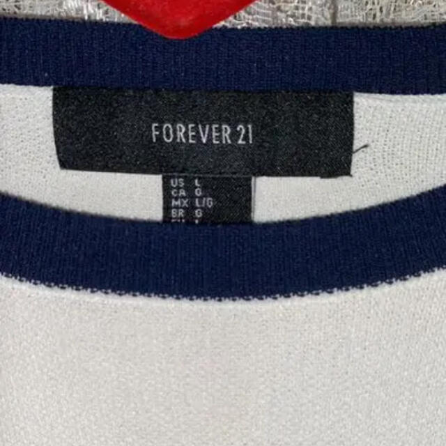 FOREVER 21(フォーエバートゥエンティーワン)のForever21 トップス　半袖　ネイビー レディースのトップス(カットソー(半袖/袖なし))の商品写真