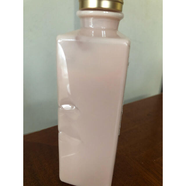 L'OCCITANE(ロクシタン)のロクシタン　ボディ用乳液 コスメ/美容のボディケア(ボディローション/ミルク)の商品写真