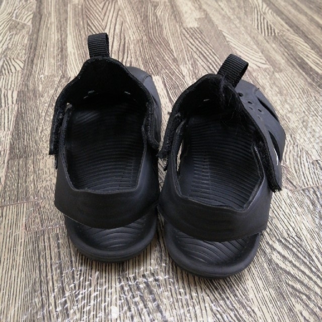 NIKE(ナイキ)のNIKE　サンダル キッズ/ベビー/マタニティのキッズ靴/シューズ(15cm~)(サンダル)の商品写真