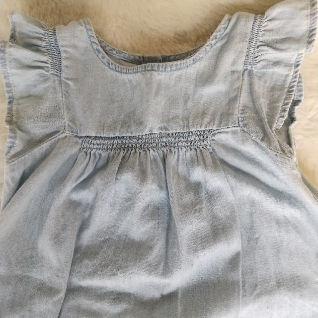 GAP(ギャップ)のギャップ デニム ワンピース 80 キッズ/ベビー/マタニティのベビー服(~85cm)(ワンピース)の商品写真