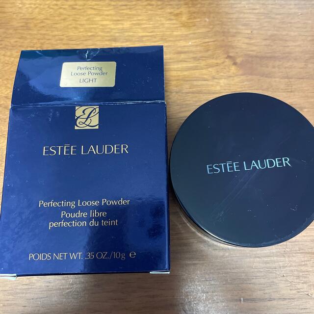 Estee Lauder(エスティローダー)のEST EELAU D E R コスメ/美容のベースメイク/化粧品(フェイスパウダー)の商品写真