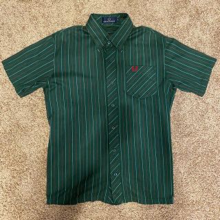 フレッドペリー(FRED PERRY)のフレッドペリー　グリーン　レッド　シャツ　半袖(シャツ)