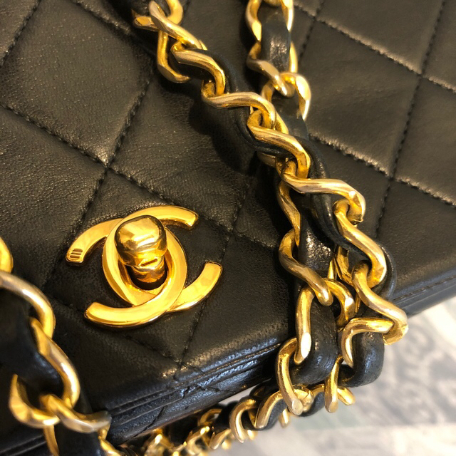 希少CHANELミニマトラッセ　ヴィンテージシャネルチェーンバッグ黒ブラック本物 レディースのバッグ(ショルダーバッグ)の商品写真