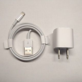 アップル(Apple)のiphone純正AC充電器アダプター＆USB充電ケーブル(バッテリー/充電器)