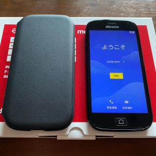 エヌティティドコモ(NTTdocomo)のらくらくスマートフォン　me ブラック　F-01L(スマートフォン本体)