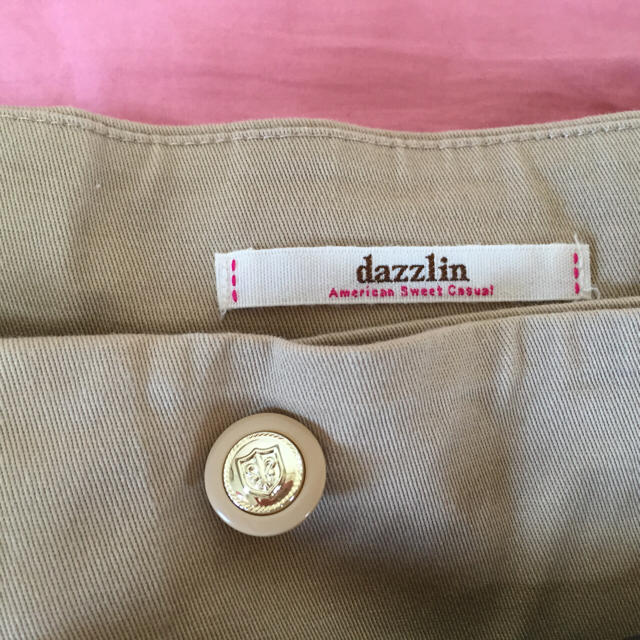 dazzlin(ダズリン)のdazzlin ベルト付きダブルボタンスカート レディースのスカート(ひざ丈スカート)の商品写真
