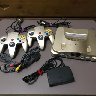 ニンテンドウ64(NINTENDO 64)のNintendo64 ゴールドバージョン ゲーム機本体 コントローラー(家庭用ゲーム機本体)