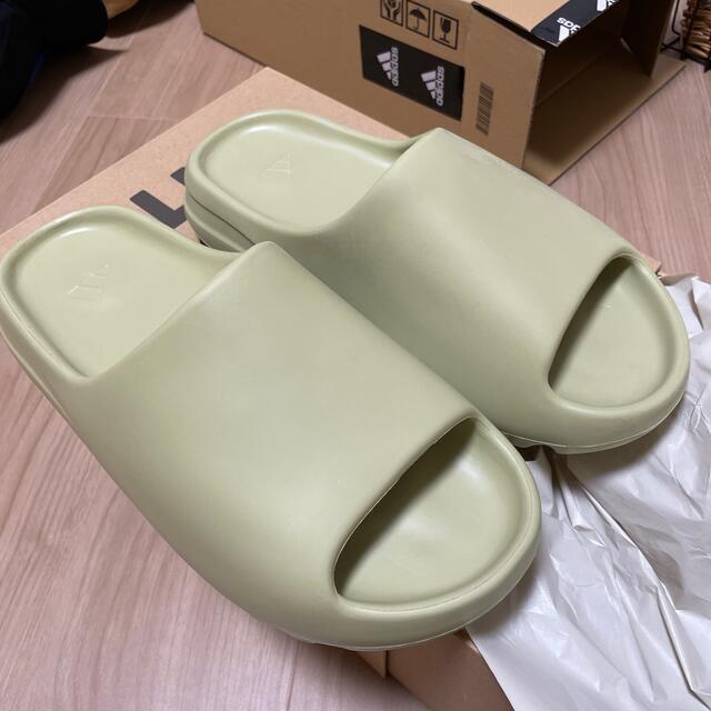 YEEZY SLIDE RESINサンダル