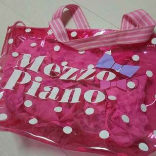 メゾピアノ(mezzo piano)のメゾピアノ☆プールバッグ、インナー巾着付き(ファッション雑貨)