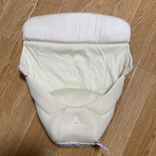 エルゴベビー(Ergobaby)の【ほぼ未使用】エルゴベビー　新生児用　インファントインサート(抱っこひも/おんぶひも)