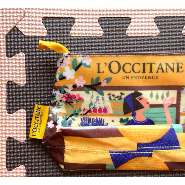 L'OCCITANE(ロクシタン)のロクシタン L'OCCITANE プロヴァンス マルチポーチ ビニールポーチ コスメ/美容のメイク道具/ケアグッズ(ボトル・ケース・携帯小物)の商品写真