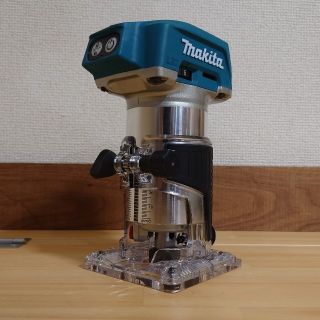 マキタ(Makita)のマキタ　18V　新品　充電式トリマー　RT50D(工具/メンテナンス)