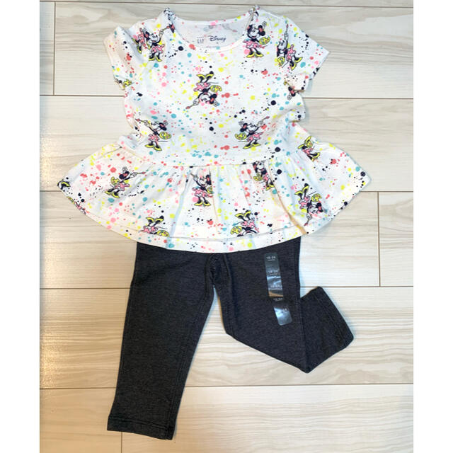 babyGAP(ベビーギャップ)の【新品】babygap トップス＋パンツセット 90 キッズ/ベビー/マタニティのキッズ服女の子用(90cm~)(Tシャツ/カットソー)の商品写真