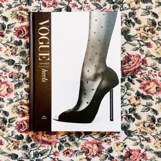 シャネル(CHANEL)の新品洋書　写真集　ファッションブック　デザイン　Vogue ヴォーグ Heels(洋書)