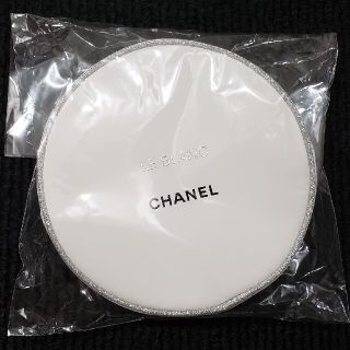 シャネル(CHANEL)のCHANEL LE BLANC コスメポーチ(ポーチ)