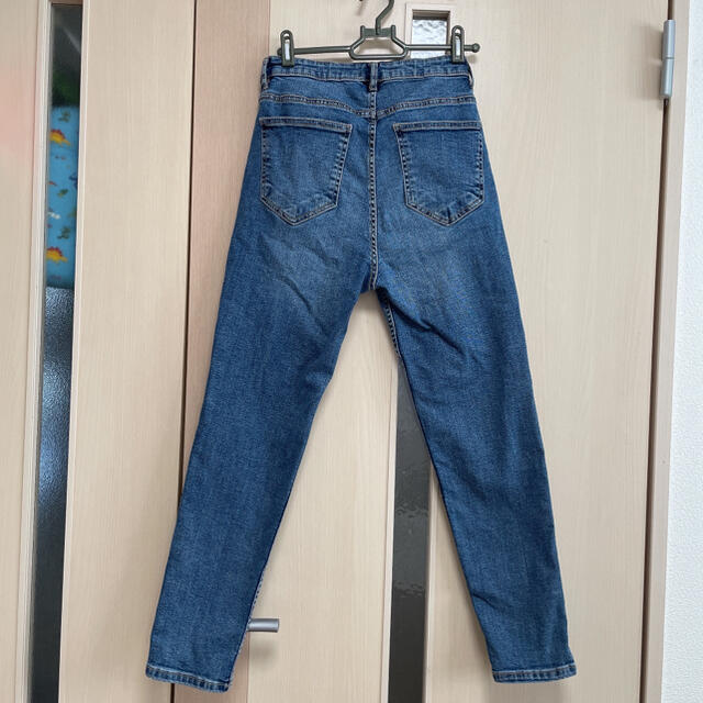 ZARA(ザラ)のZARA  未使用に近い Mサイズ レディースのパンツ(デニム/ジーンズ)の商品写真