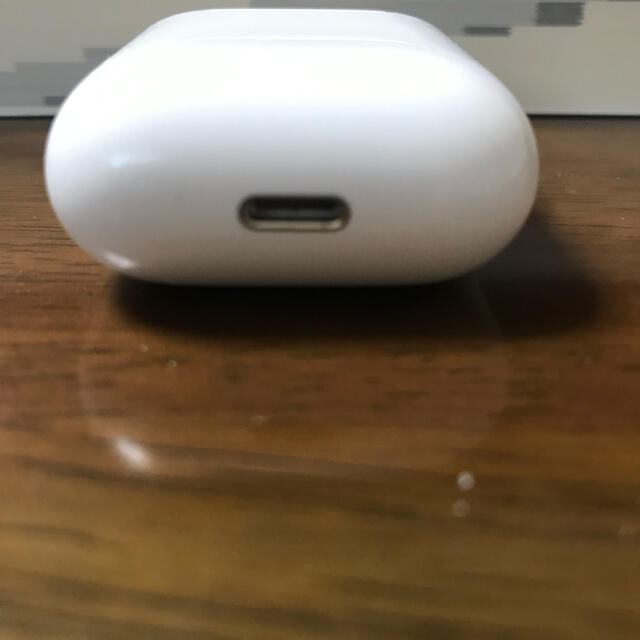 Apple(アップル)のAirPods 第一世代 スマホ/家電/カメラのオーディオ機器(ヘッドフォン/イヤフォン)の商品写真