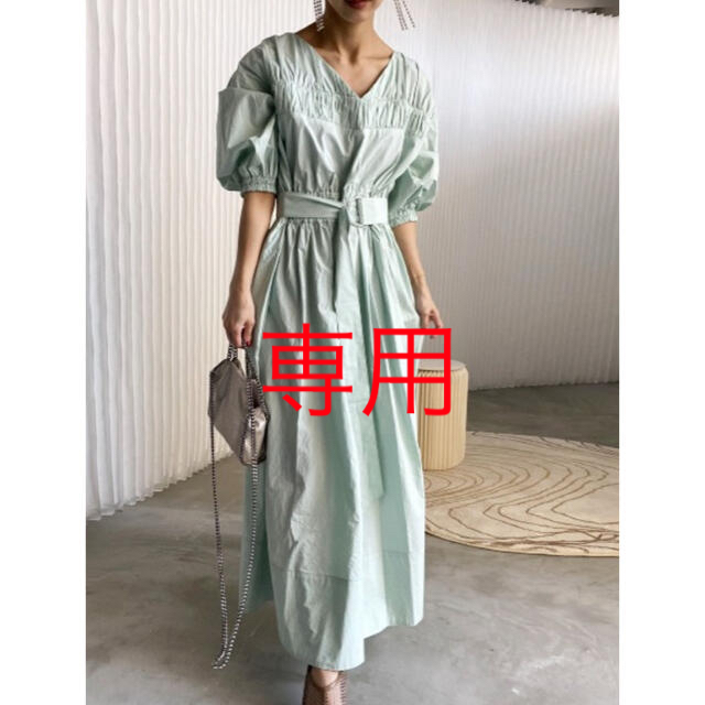 Ameri VINTAGE(アメリヴィンテージ)の【Ameri】SHIRRING VOLUME SLEEVE DRESS レディースのワンピース(ロングワンピース/マキシワンピース)の商品写真