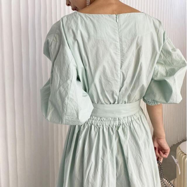 Ameri VINTAGE(アメリヴィンテージ)の【Ameri】SHIRRING VOLUME SLEEVE DRESS レディースのワンピース(ロングワンピース/マキシワンピース)の商品写真