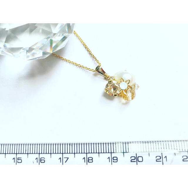 SWAROVSKI(スワロフスキー)の☆専用☆セット【天然石】シトリン 宝石箱のようなネックレス&ネジバネイヤリング ハンドメイドのアクセサリー(ネックレス)の商品写真