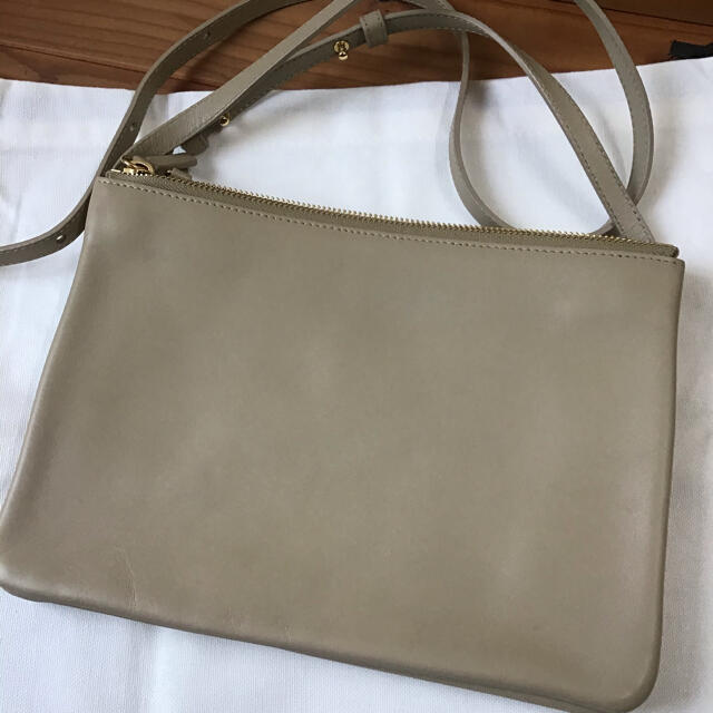 celine(セリーヌ)のセリーヌ　トリオ　ラージ　celine torio  レディースのバッグ(ショルダーバッグ)の商品写真