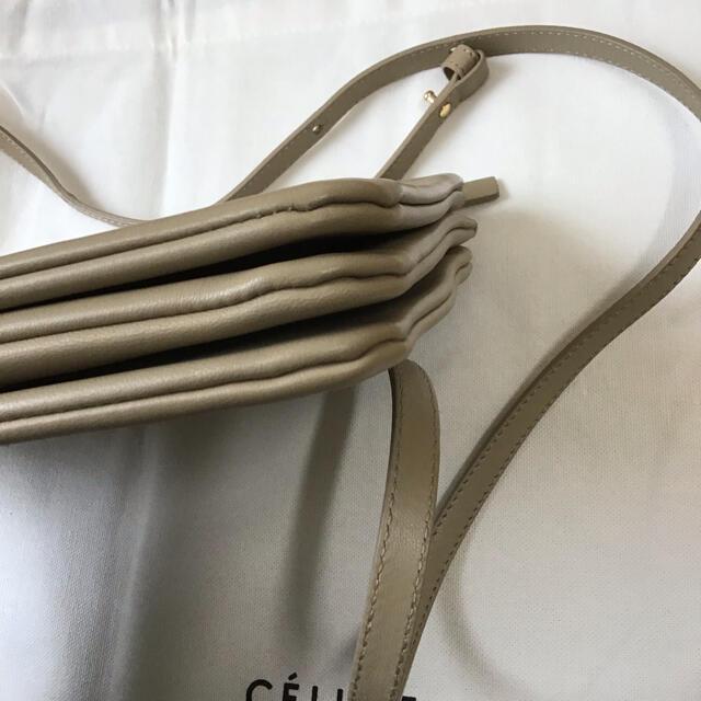 celine(セリーヌ)のセリーヌ　トリオ　ラージ　celine torio  レディースのバッグ(ショルダーバッグ)の商品写真