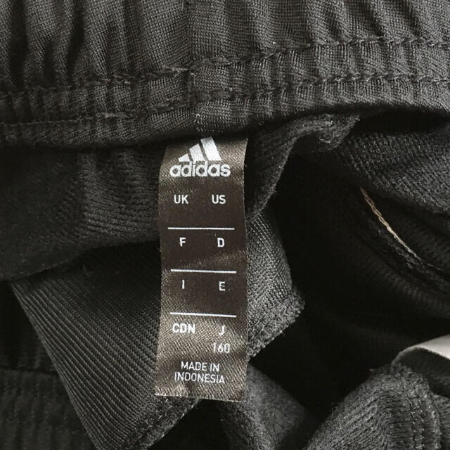 adidas(アディダス)のアディダス　3本ライン　ジャージ　下　黒　160 レディースのパンツ(その他)の商品写真