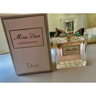 ディオール(Dior)の【新品同様で半額】Miss Dior Eau de Parfum  50ml (香水(女性用))