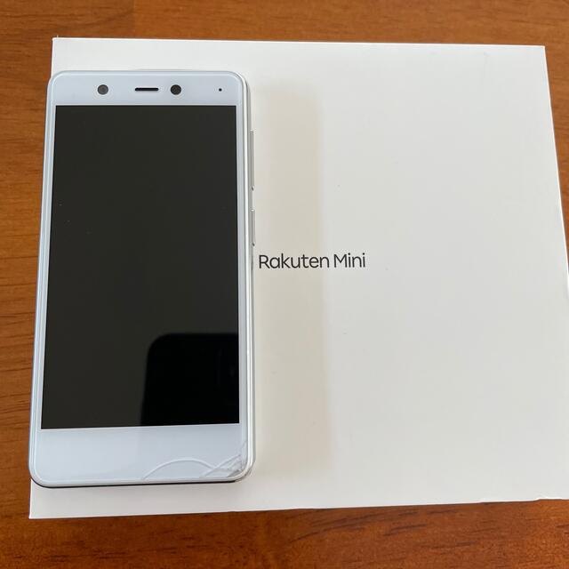 Rakuten(ラクテン)のRakuten Mini 楽天ミニ ホワイト スマホ/家電/カメラのスマートフォン/携帯電話(スマートフォン本体)の商品写真