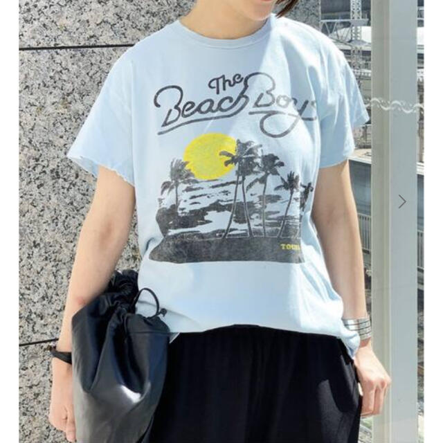 DEUXIEME CLASSE(ドゥーズィエムクラス)のタグ付新品⭐️ MADE WORN/メイドウォーン　The Beach Boys レディースのトップス(Tシャツ(半袖/袖なし))の商品写真