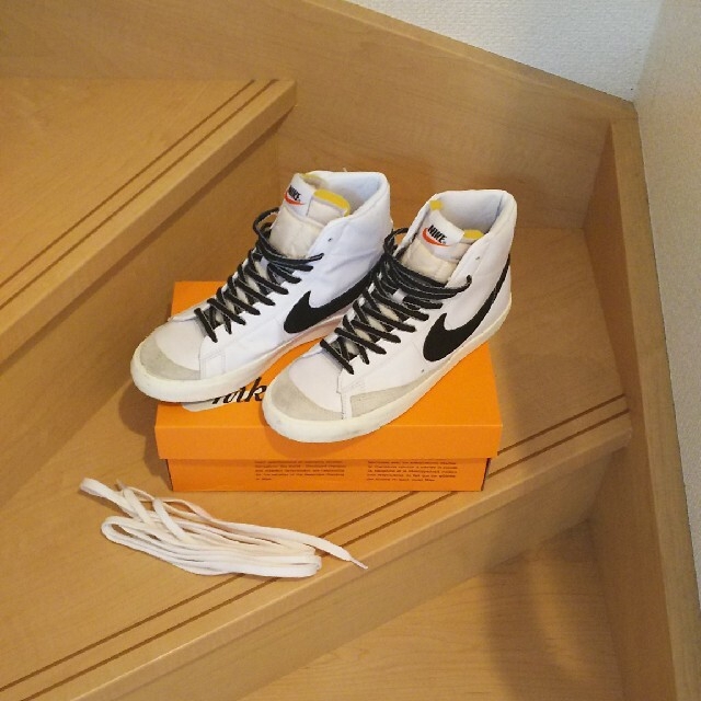 NIKE(ナイキ)のNIKE BLAZER MID 77 VNTG メンズの靴/シューズ(スニーカー)の商品写真