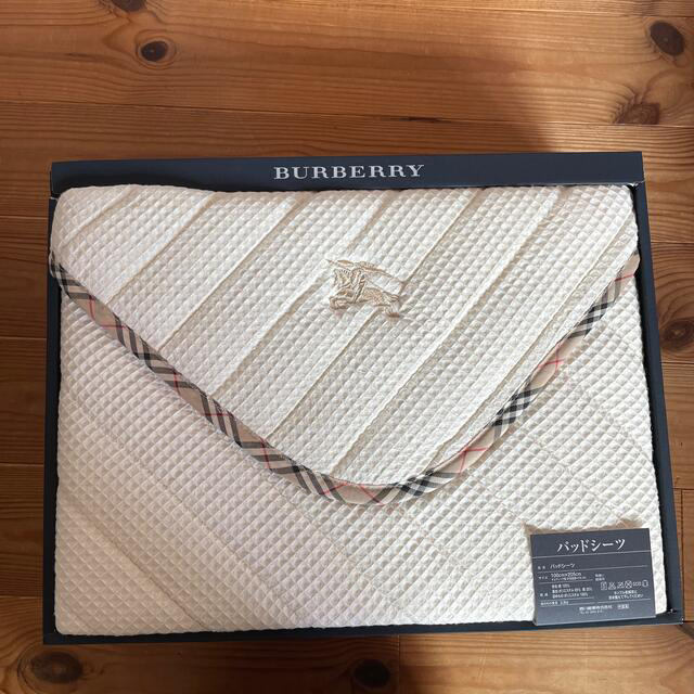 BURBERRY(バーバリー)のバーバリー　パッドシーツ インテリア/住まい/日用品の寝具(シーツ/カバー)の商品写真