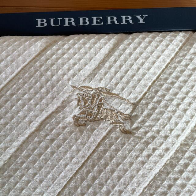 BURBERRY(バーバリー)のバーバリー　パッドシーツ インテリア/住まい/日用品の寝具(シーツ/カバー)の商品写真