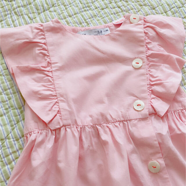 ZARA KIDS(ザラキッズ)の♡美品♡ZARA♡フリル付ポプリンワンピース♡ キッズ/ベビー/マタニティのベビー服(~85cm)(ワンピース)の商品写真