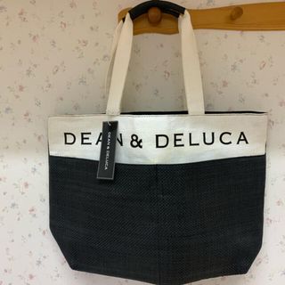 ディーンアンドデルーカ(DEAN & DELUCA)のペーパーストロー素材のラージトートBAG(かごバッグ/ストローバッグ)