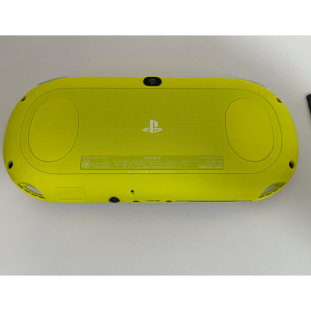 PlayStation Vita(プレイステーションヴィータ)のPSVita PCH-2000 ソフト付き エンタメ/ホビーのゲームソフト/ゲーム機本体(携帯用ゲーム機本体)の商品写真