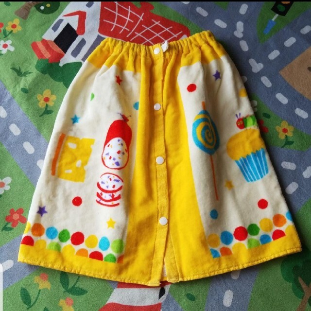 ☆プリン様専用☆　はらぺこあおむし巻きタオル キッズ/ベビー/マタニティのキッズ/ベビー/マタニティ その他(その他)の商品写真