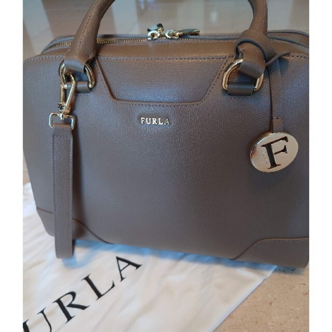 新品　未使用　フルラ　2way ショルダーバッグ　ベージュ　FURLA