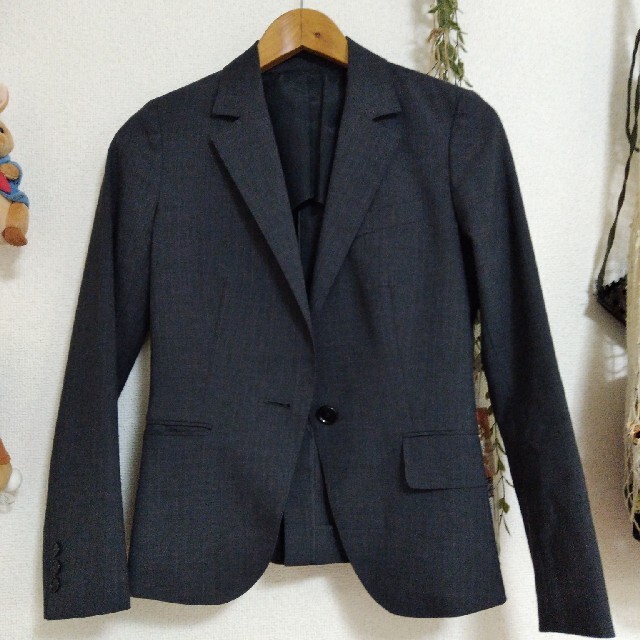 THE SUIT COMPANY(スーツカンパニー)の濃いグレーのスーツジャケット レディースのフォーマル/ドレス(スーツ)の商品写真