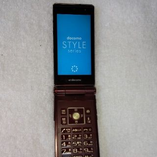 中古　docomo F-04D　ブラウン