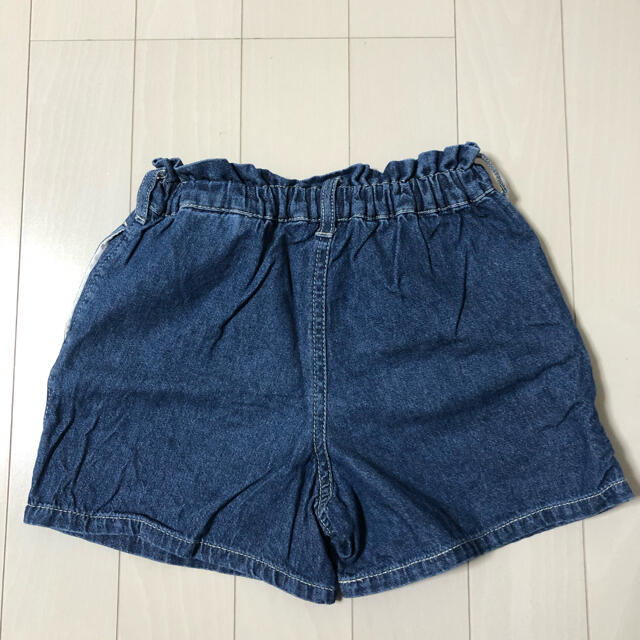 BeBe(ベベ)のリボンベルト付きショートパンツ キッズ/ベビー/マタニティのキッズ服女の子用(90cm~)(パンツ/スパッツ)の商品写真