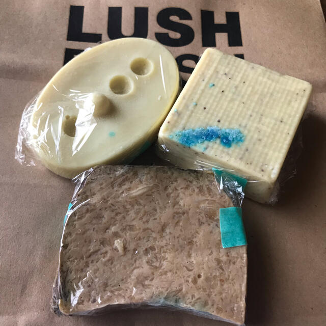 LUSH(ラッシュ)のLUSH◼️3点セット◼️ボディバター／マッサージバー／ソープ※新品•未使用※ コスメ/美容のボディケア(ボディソープ/石鹸)の商品写真