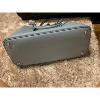 prada サフィアーノ バック プラダベア チャーム付き ブルー ...