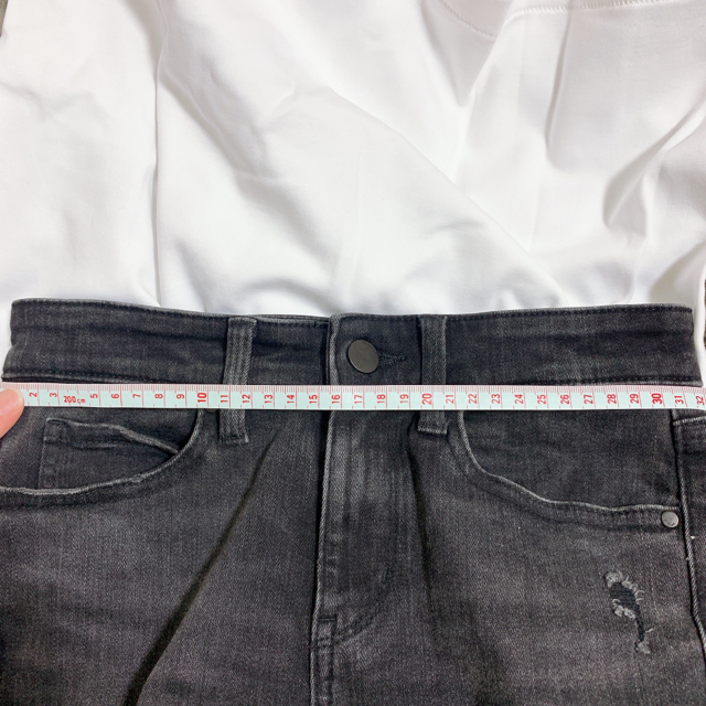 UNIQLO(ユニクロ)のウルトラストレッチジーンズ(ダメージ・丈70cm) レディースのパンツ(デニム/ジーンズ)の商品写真