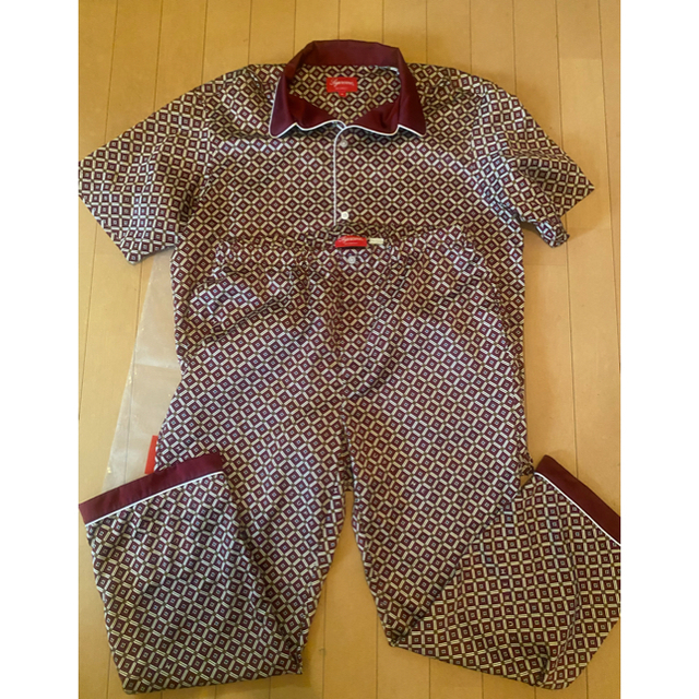 Supreme(シュプリーム)のクリリン様専用  Supreme Satin Pajama Set red メンズのトップス(Tシャツ/カットソー(半袖/袖なし))の商品写真